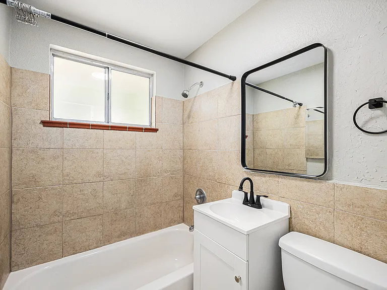 1150 N Rosemary St — Photo 6