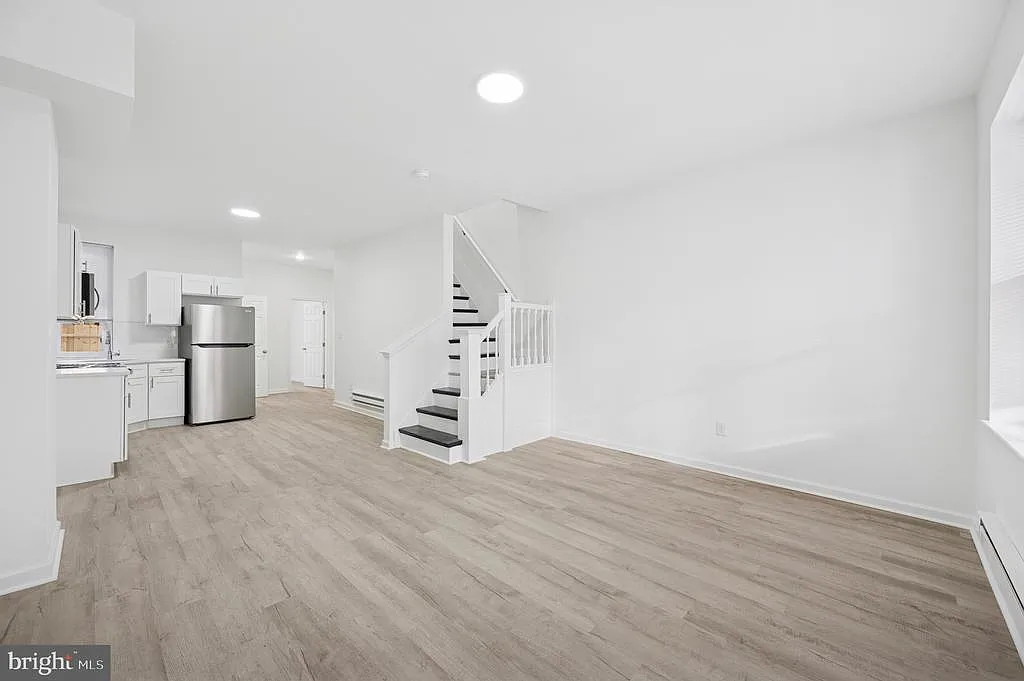 4 bed, 1.5 bath, 1086 sqft, $1,800 — Photo 2