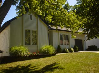 1928 Carson St, Lansing, MI 48911