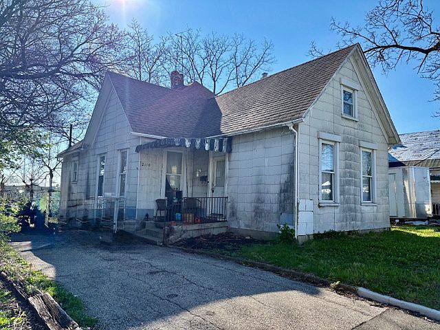 1st image of 2110 Catalpa Dr