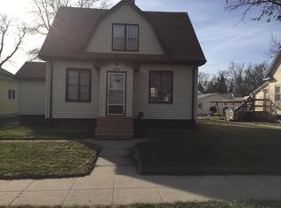 521 Maple Pl, Watertown, SD 57201