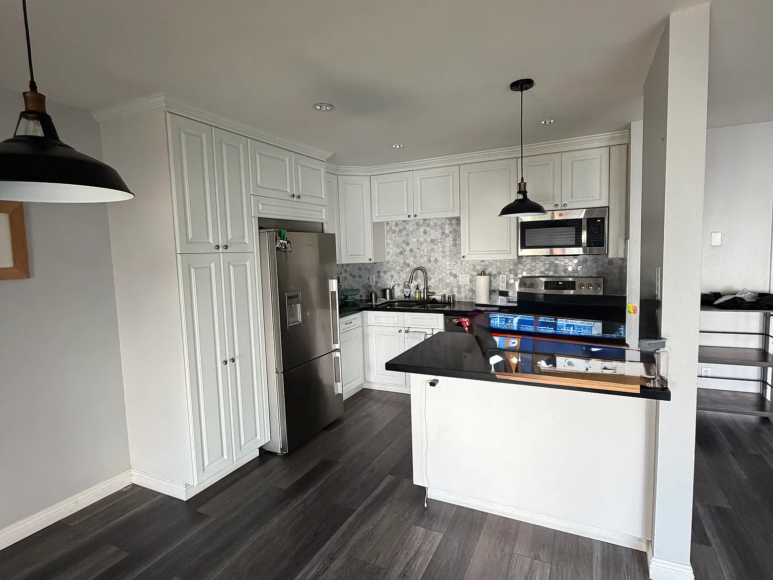 2 bed, 975 sqft, $4,295 — Photo 4
