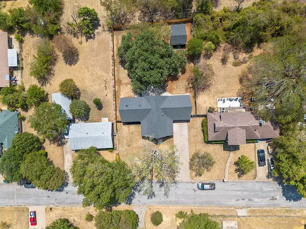 205 E Maple St, Keene, TX 76059