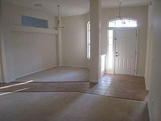 5th image of 128 Hawthorn Hedge Ln