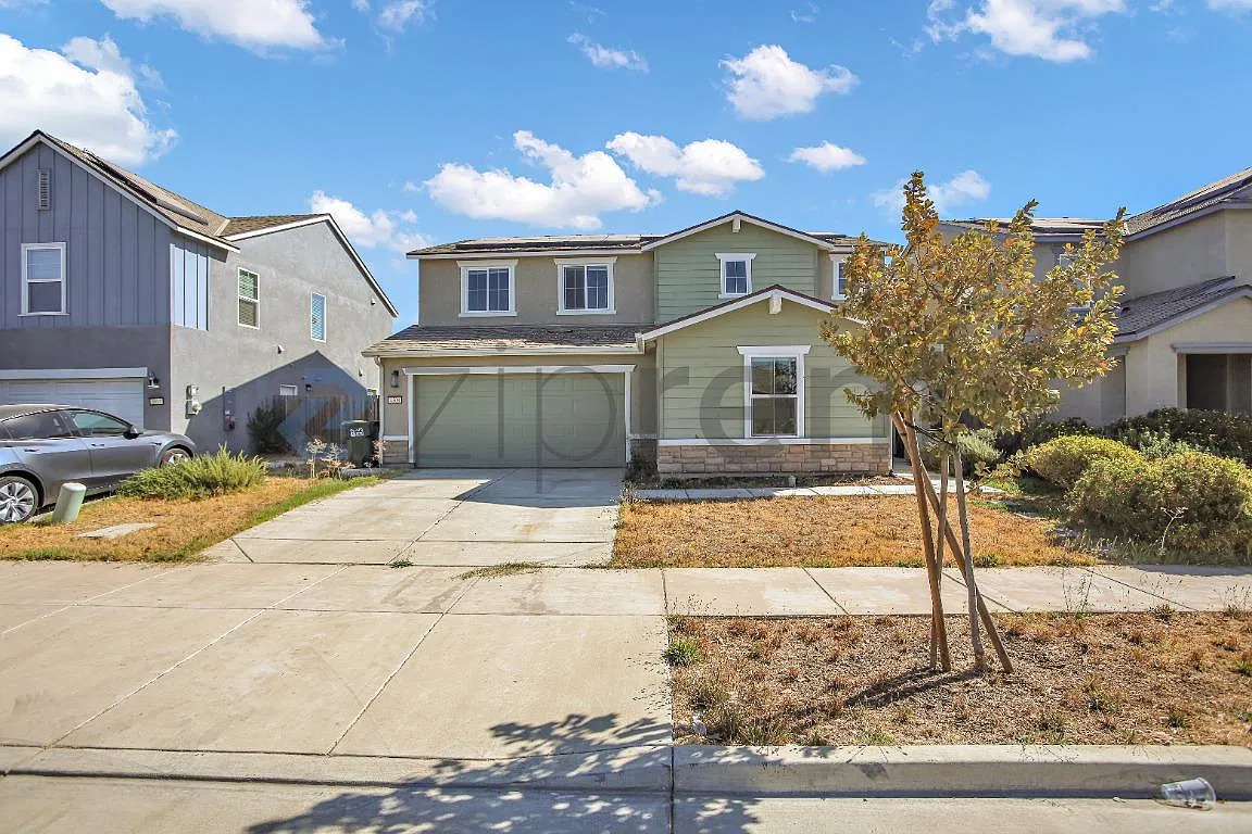 5 bed, 3.5 bath, 2544 sqft, $2,599 — Photo 1