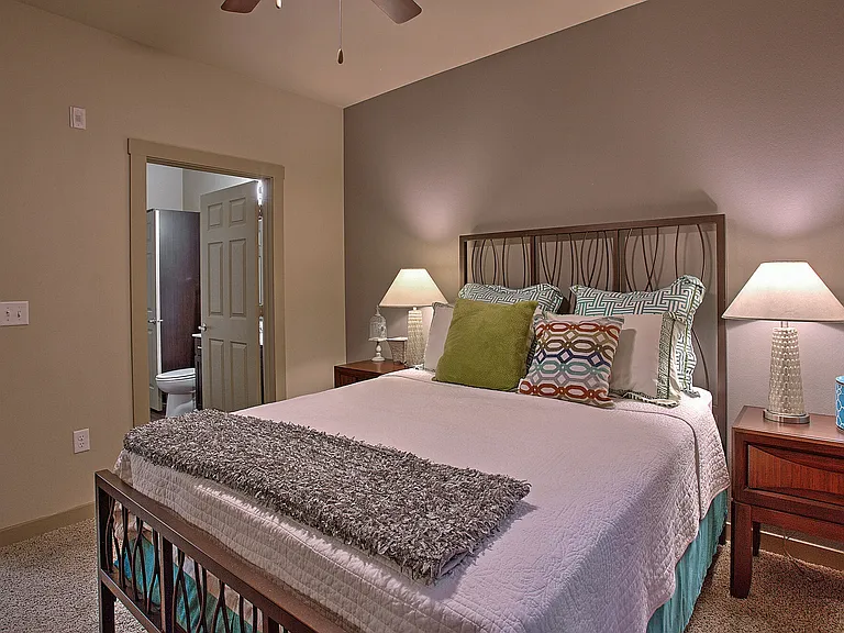 4000 Hulen Apartments — Photo 20