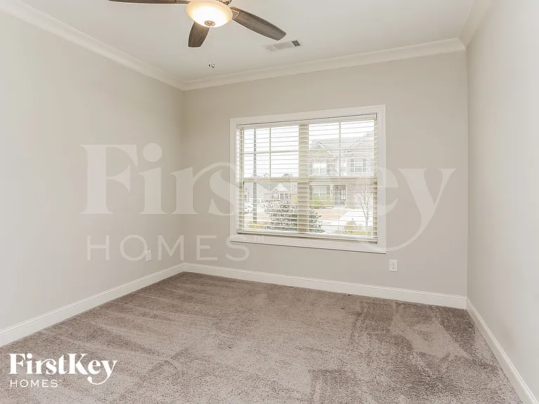 4541 Banshire Cir — Photo 11