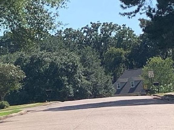 Exterior Neighborhood (street photo)