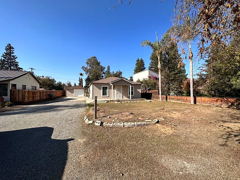 4735 N Thorne Ave — Photo 17