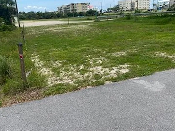 106 26th St, Mexico Beach, FL 32456