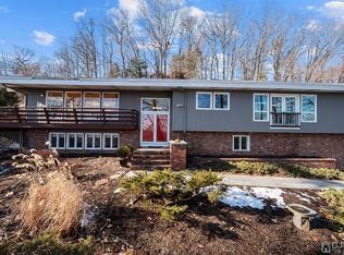 32 Skyline Dr, Morristown, NJ 07960