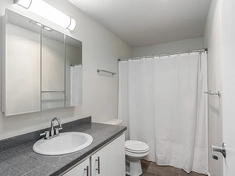 The Ariel Apartments — Photo 12