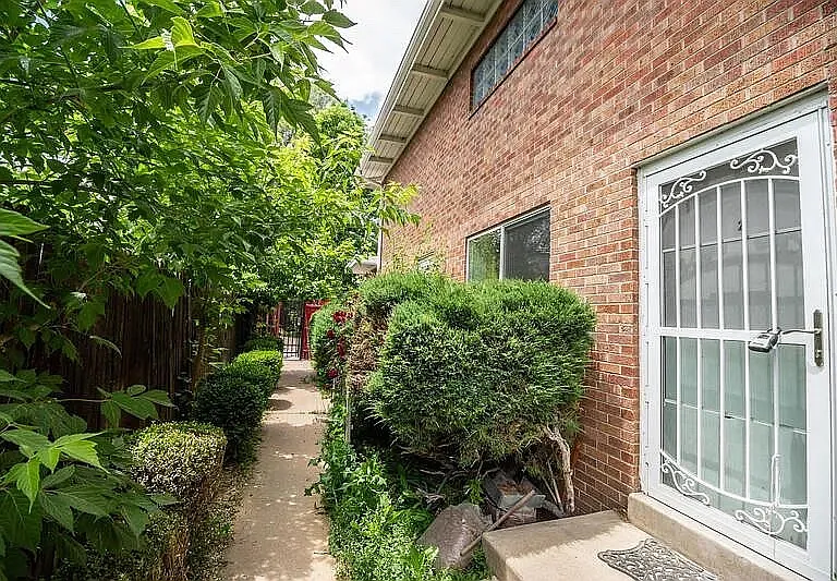 Front walk way