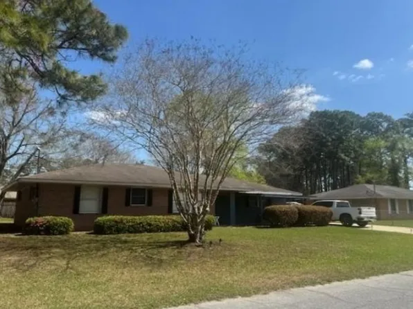 694 Towers Ave, Brunswick, GA 31525