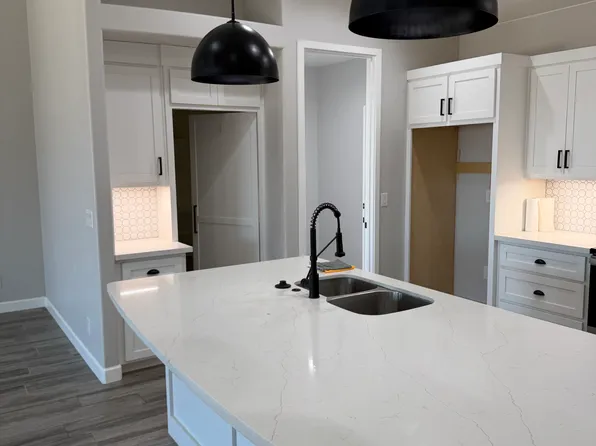 2194 E Hutch St, Fort Mohave, AZ 86426