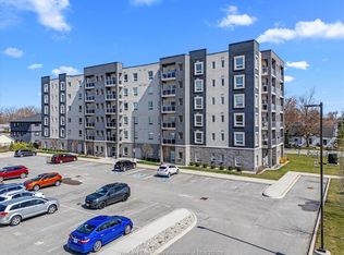 22 Victor St #610, Essex, ON N8M 1J7