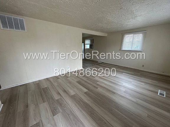 3rd image of 3040 W Appleton Dr