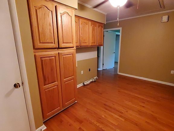 5th image of 925 Dogwood Dr