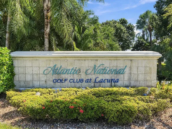 8064 Pelican Harbour Dr, Lake Worth, FL 33467