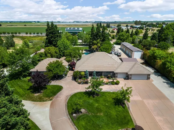 10695 Twin Cities Rd, Galt, CA 95632