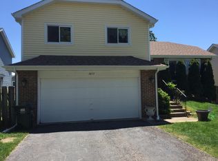 1071 E Cunningham Dr, Palatine, IL 60074