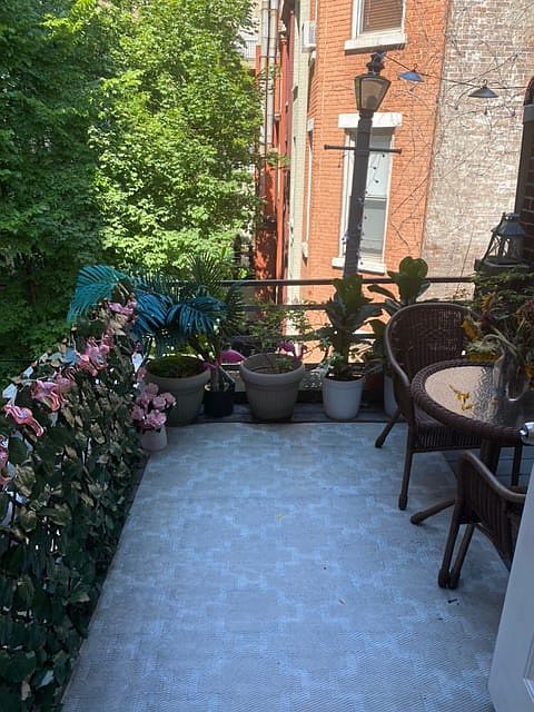 1st image of 1014 Lexington Ave #3