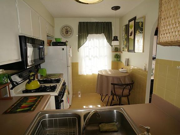 3rd image of 1296 Mission Hills Blvd #31-B