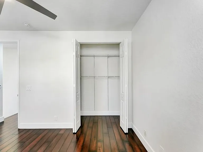 406 NW 25th Ave — Photo 14