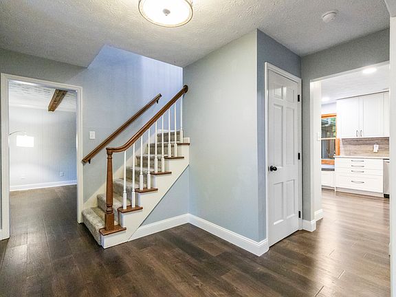 5th image of 68 Stonybrook Dr