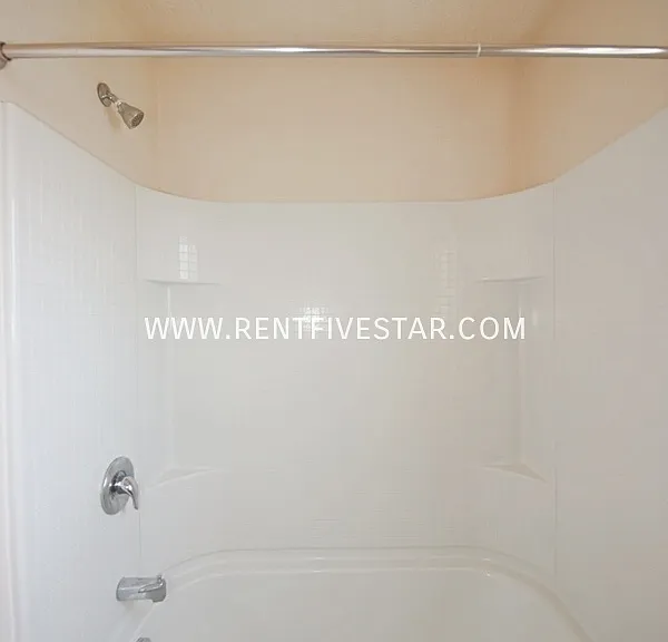 638 S Arthur Ave — Photo 8