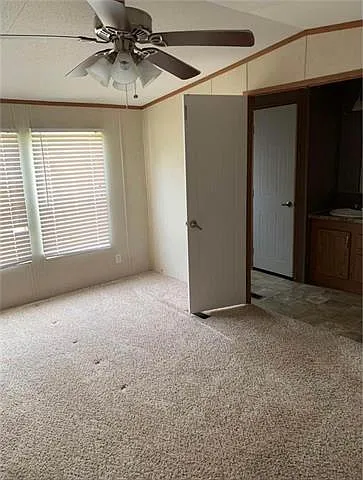2 bed, 2.0 bath, 1040 sqft, $975 — Photo 2