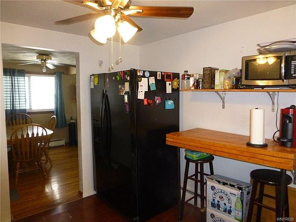 3rd image of 338 University Ave