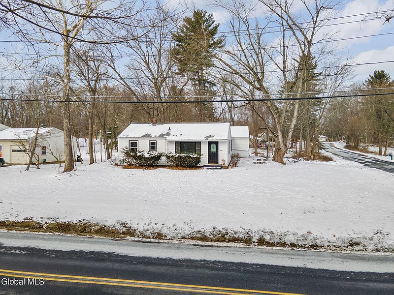 3rd image of 1491 Sunset Road
