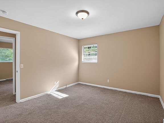 5th image of 3322 Bonds Ave