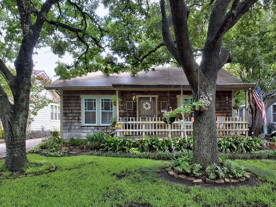 1st image of 220 Corona Ave
