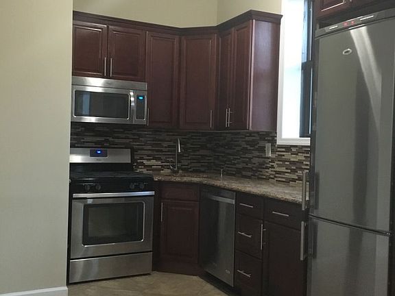 3rd image of 588 Throop Ave APT 3D