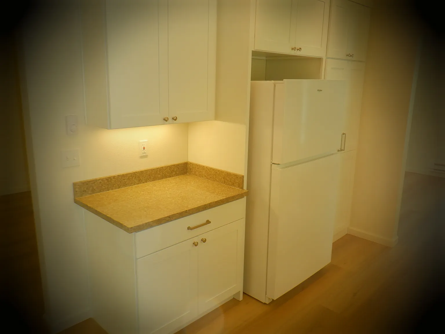3 bed, 1.5 bath, 1290 sqft, $2,995 — Photo 3