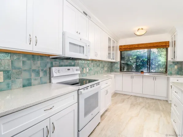 920 Heritage Village #A, Southbury, CT 06488