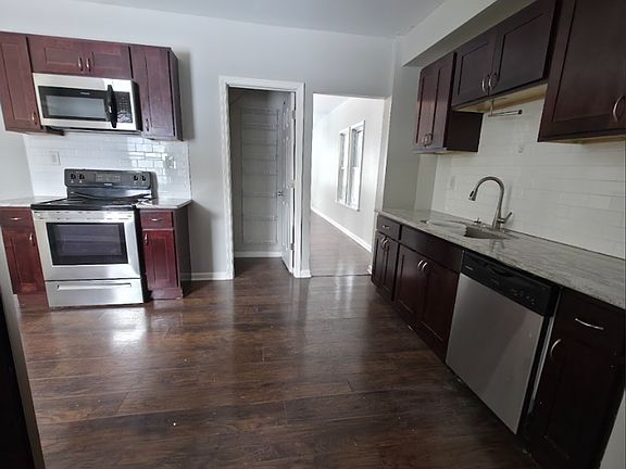 2nd image of 1625 Lakewood Ave