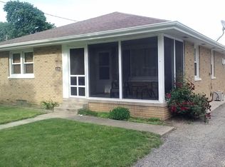 516 N Main St, Roanoke, IL 61561