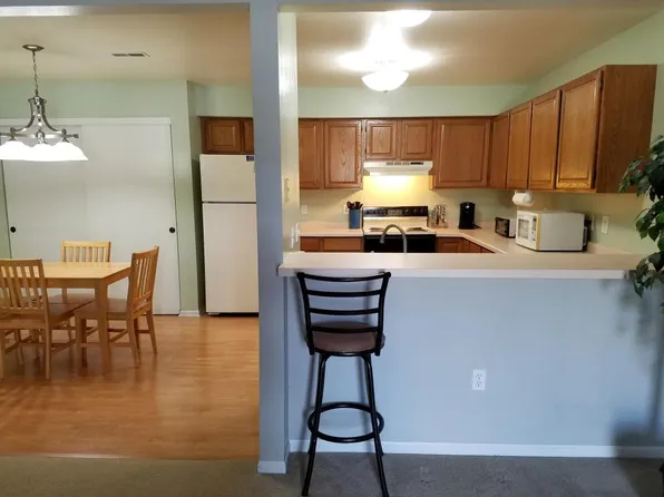 4821 Easy St, Hartland, WI 53029