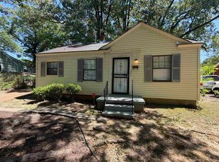 1300 Robin Hood Ln, Memphis, TN 38111