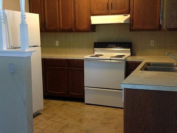 2nd image of 6140 Metcalf Ln