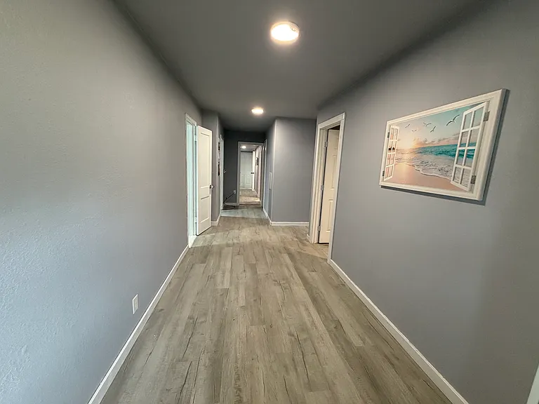 714 SW Dallas St — Photo 23