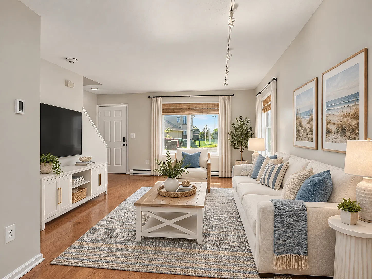 2 bed, 1.5 bath, 944 sqft, $2,900 — Photo 1
