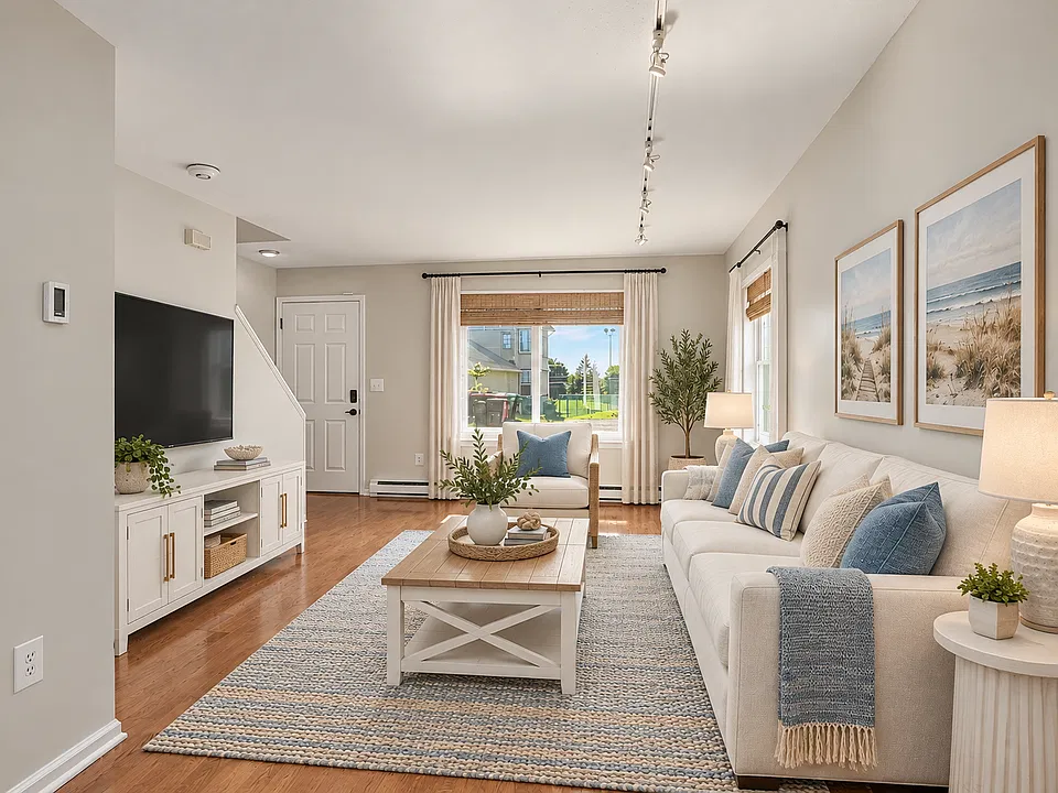 31 Betts Pl #1