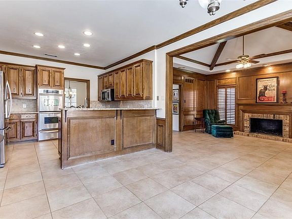 3rd image of 1324 Winding Hollow Ln