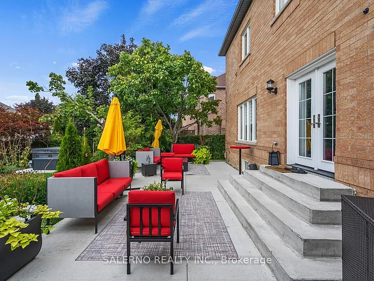 552 Vaughan Mills Rd — Photo 38