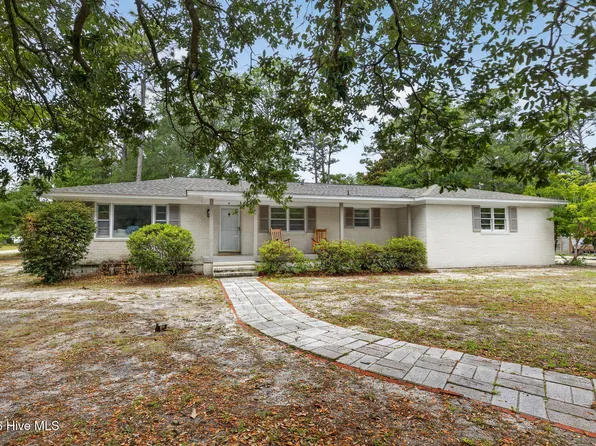 9 Castlewood Drive, Wilmington, NC 28409