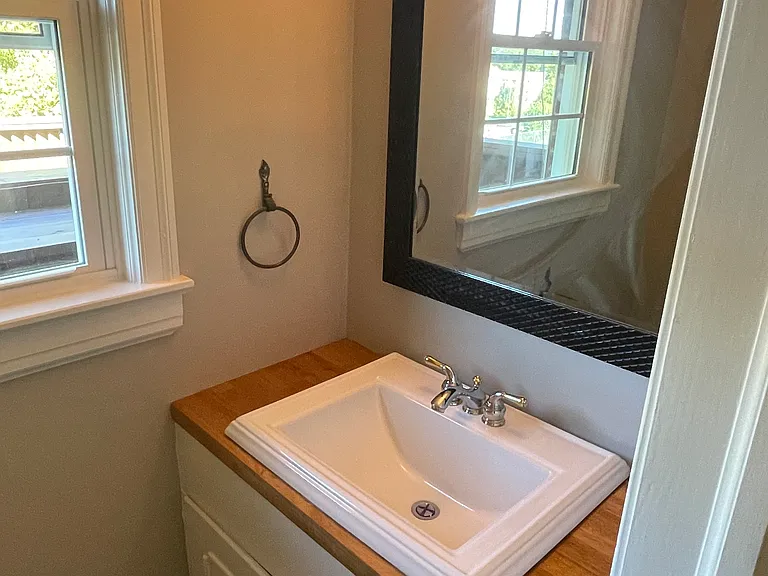 2655 Laburnum Ave SW — Photo 9
